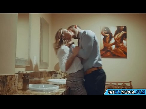 ❤️ Wenn eine vollbusige Blondine dich in einer öffentlichen Toilette verführt Porno bei uns de.amourpassionfever.ru ️❤